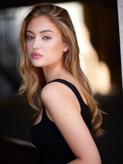 Bella Podaras